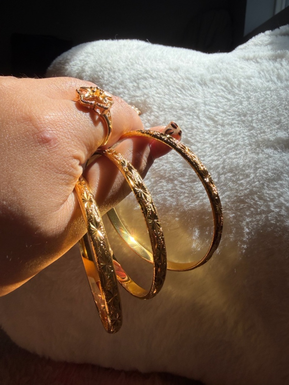 ✨ 24K Gold Stackable Bangles | Trendy Wrist Set | Luxury Minimal Jewelry 💛 - Picture 6 of 7